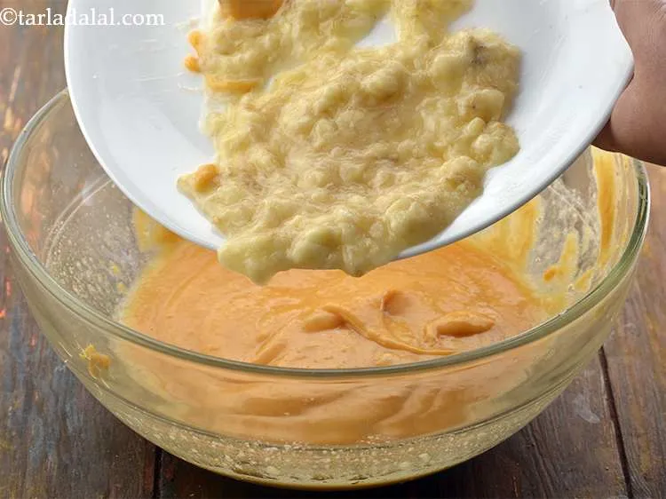 Step 7 – Add the banana. Banana enhances the mouthfeel&nbsp; and flavour of the <strong>Bela Pana.</strong>