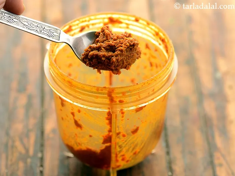 स्टेप 9 – <div> <strong>बंगाली मटर दाल</strong> के लिए मसाला मिश्रण को मुलायम …