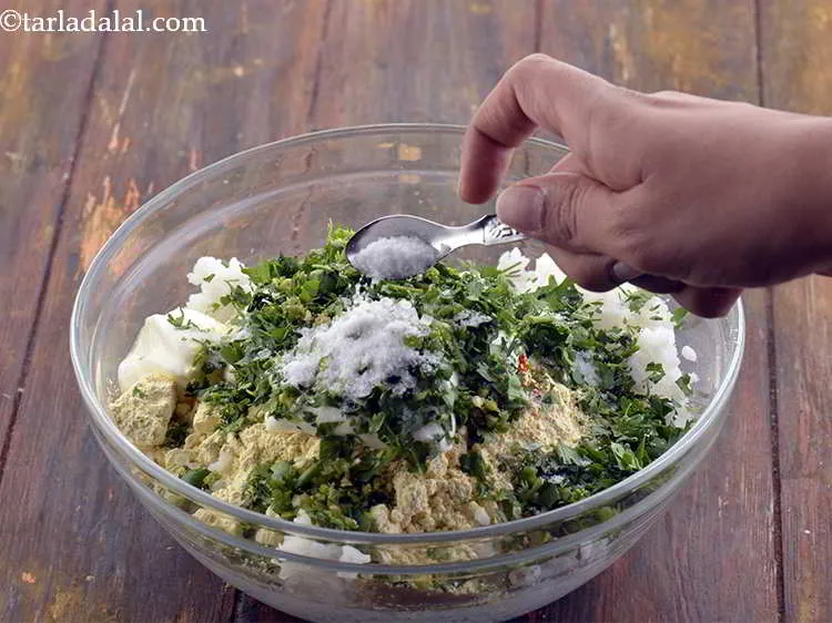 स्टेप 11 – नमक डालें। कुछ लोग चावल पकाते समय नमक डालते हैं, …