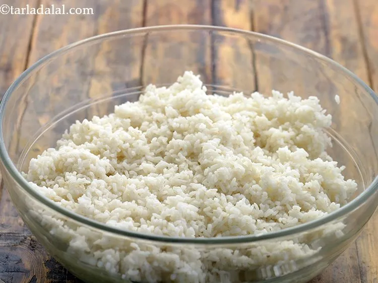 Step 2 – To prepare&nbsp;<strong>bhaat na rasawala muthia recipe | &nbsp;Gujarati rasiya muthia |&nbsp;</strong>&nbsp;in a bowl, take cooked …