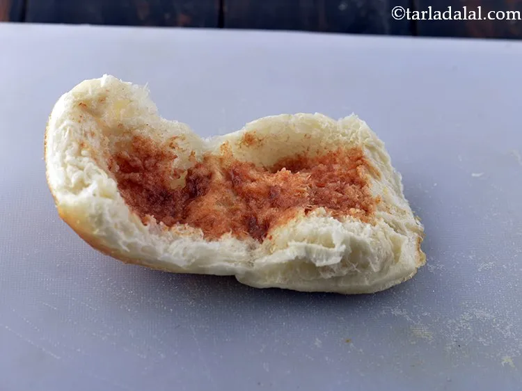 Step 23 – Apply 1&frac12; tsp of <a href="https://www.tarladalal.com/Khajur-Imli-ki-Chutney-Sweet-Tamarind-Chutney-2796r">khajur imli ki chutney</a>. Depending upon your preference, increase or …