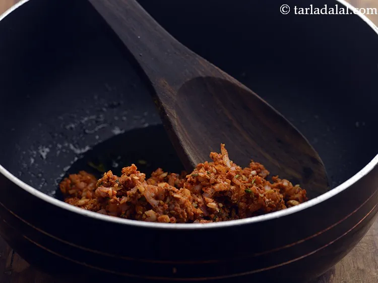 Step 21 – Add the remaining masala mixture.