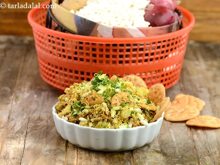 Step 8 – Keep the ingredients ready beforehand, but assemble this quick and easy snack just before serving …