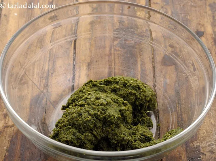 स्टेप 14 – एक गहरे कटोरे में मिश्रण को डालें।