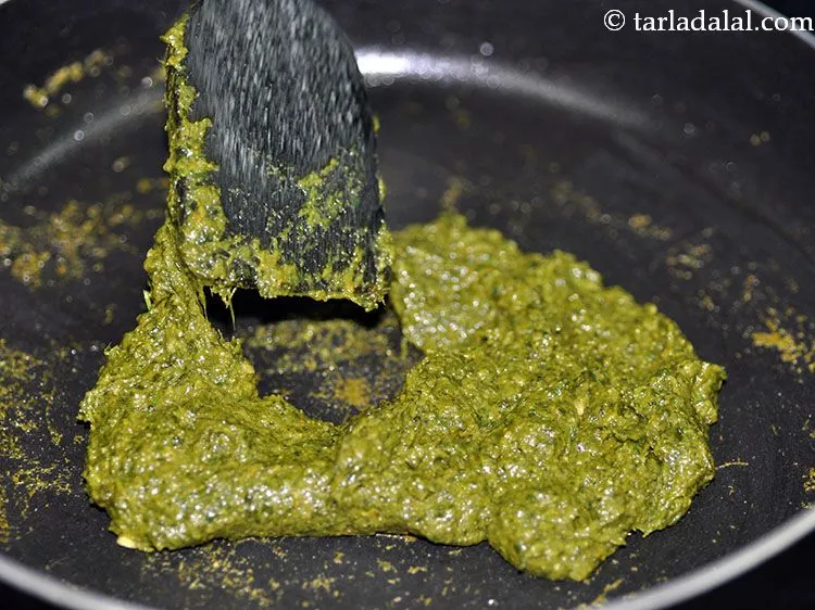 स्टेप 20 – मध्यम आंच पर १ से २ मिनट तक पकाएं।