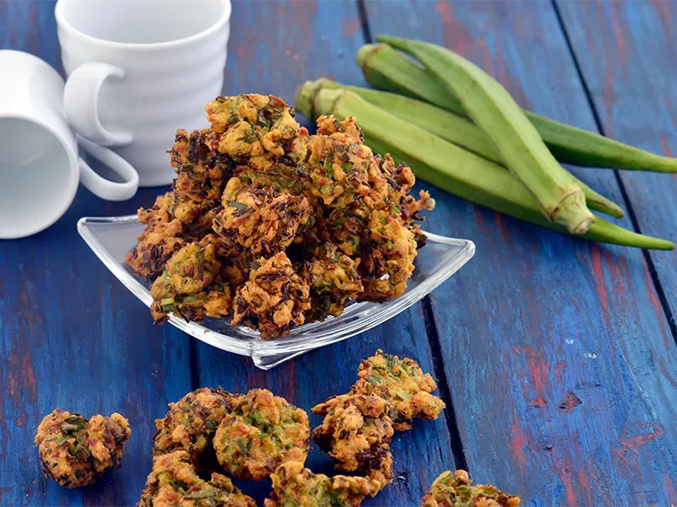 स्टेप 16 – <strong>भिंडी पकोड़ों</strong> को | <strong>भिंडी पकोरा | भिंडी पकौड़ा | …