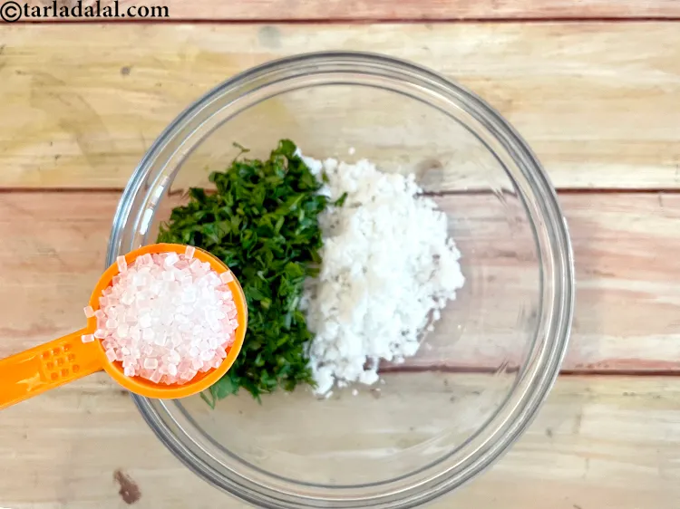 स्टेप 9 – २ टी-स्पून <a href=""https://www.tarladalal.com/glossary-sugar-chini-shakkar-hindi-278i"">चीनी</a> डालें।