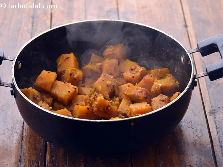 Step 31 – Prefer to use a deep non-stick pan so the sabzi cooks uniformly.&nbsp;