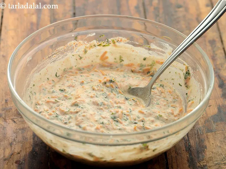 Step 9 – Mix&nbsp;<strong>bhujia raita | aloo bhujiya raita | quick aloo bhujiya raita |&nbsp;</strong>well.