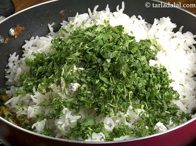 Step 17 – Add coriander leaves.