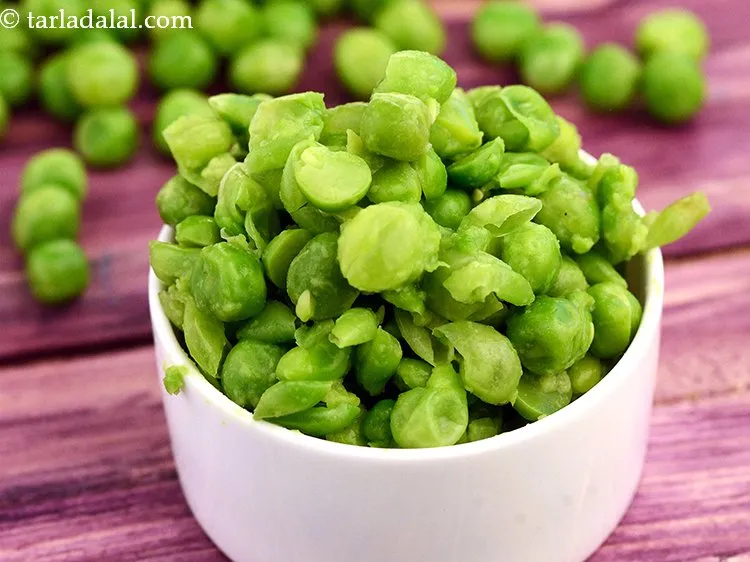 Step 7 – Add 1/4&nbsp;<a href="https://www.tarladalal.com/glossary-boiled-and-crushed-green-peas-2211i">boiled and lightly crushed green peas</a>.&nbsp;<a href="https://www.tarladalal.com/recipes-using-green-peas-180">Green peas</a>&nbsp;are good for weight loss, good …
