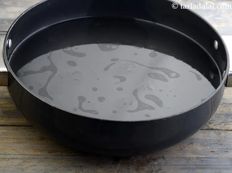 Step 2 – To make&nbsp; b<strong>oil&nbsp;&nbsp;</strong>noodles for<strong>&nbsp;</strong><b><span lang="EN" style="font-size: 12pt; font-family: Cambria;">Indian style hakka noodles | Indo Chinese …