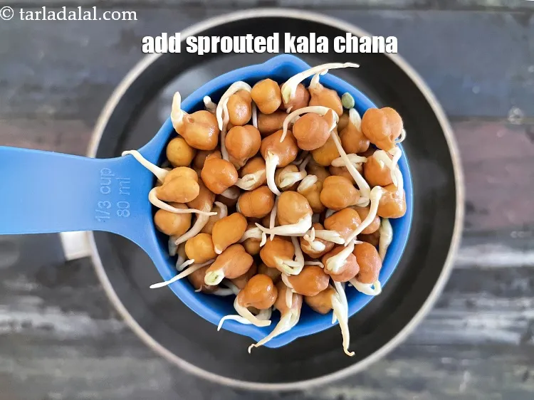 Step 5 – Add sprouted kala chana to the boiling water.
