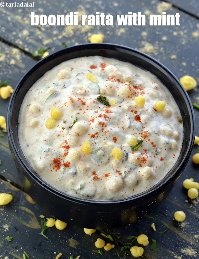 स्टेप 41 – <strong>पुदीना के साथ बूंदी रायता</strong> को तुरंत परोसें।