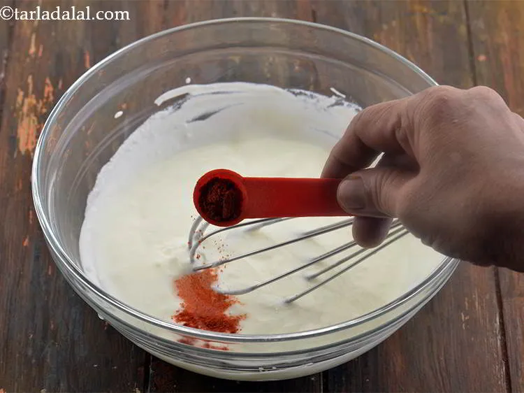 स्टेप 35 – अब, <strong>पुदीना के साथ बूंदी रायते</strong> के स्वाद को बढ़ाने …