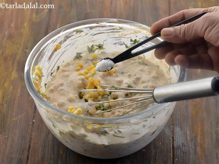 स्टेप 20 – आखिर में स्वादानुसार नमक डालें। अच्छी तरह मिलाएं। आप नमक …