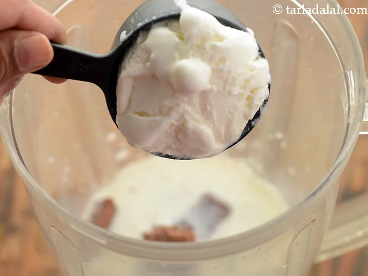 Step 4 – Add vanilla ice cream. it will give a nice thick creamy consistency to our <strong>bournbon …