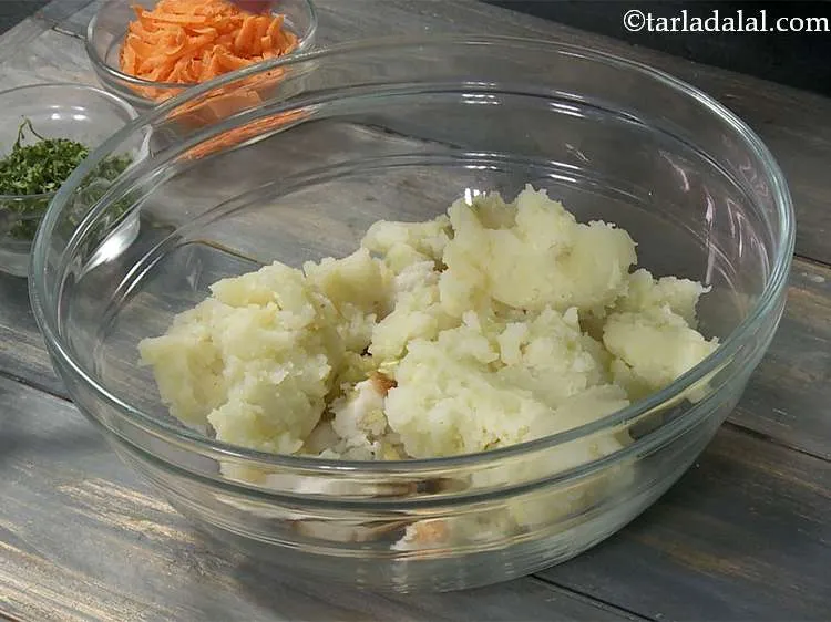 Step 7 – Now add potatoes.