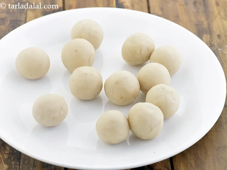 Step 23 – Repeat step 2 to 8 to stuff and roll 11 more portions.