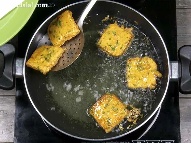 स्टेप 13 – इसे तब तक तले जब तक यह दोनों तरफ से …