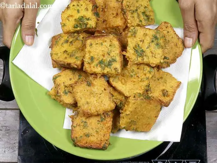 स्टेप 14 – एक सोखनेवाले कागज पर निकालें। आप एक बार में ५ …