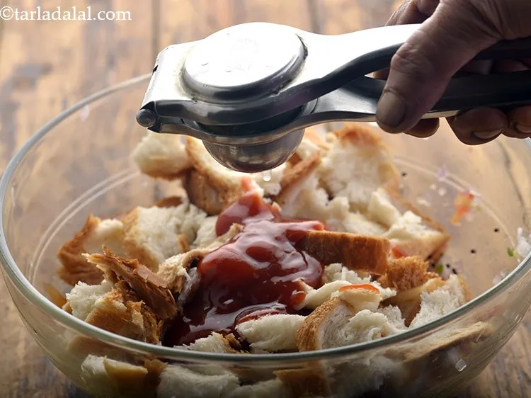 Step 15 – Add a little tomato ketchup and lemon juice. They give a tangy flavour to the<strong>&nbsp;Bread …
