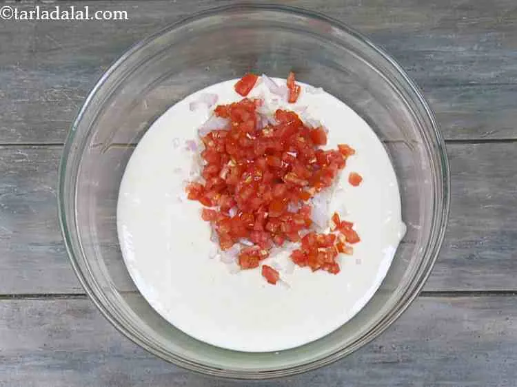 Step 8 – <p>Add finely chopped tomatoes.</p>