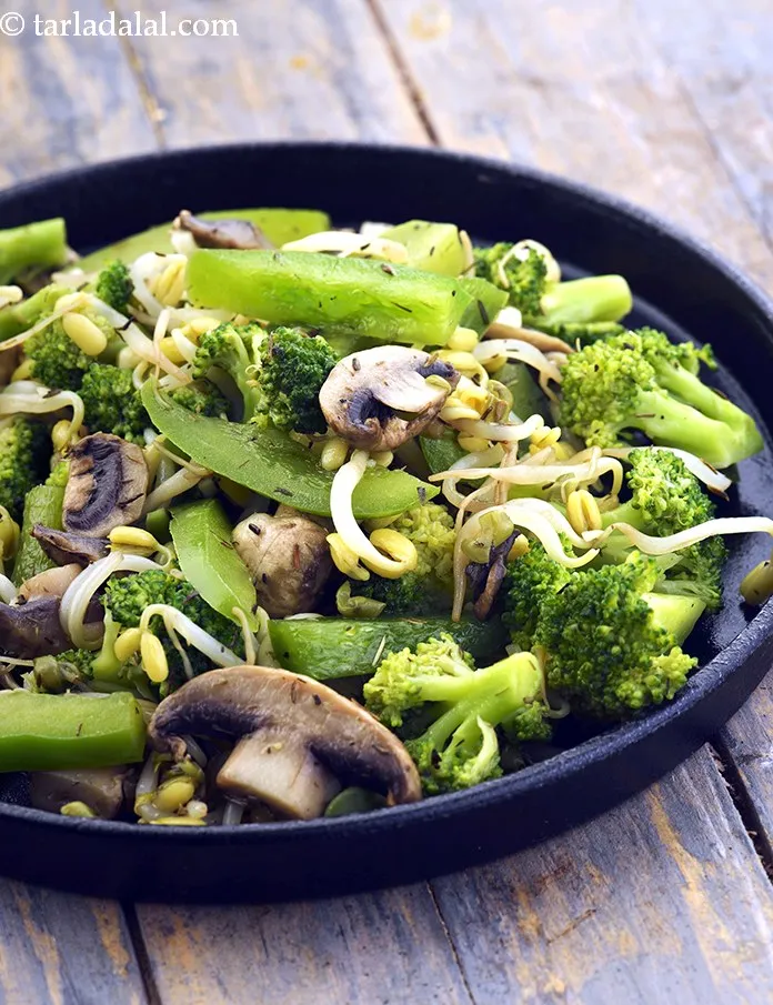 Step 27 – If you don&#39;t have coloured capsicum then use green capsicum.