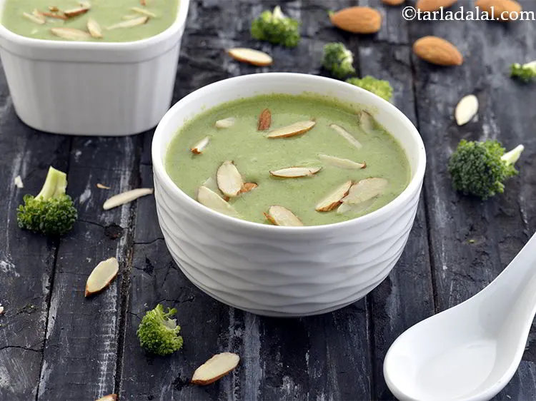 Step 21 – Serve <strong>Broccoli and Almond soup</strong> hot garnished with almond slivers.