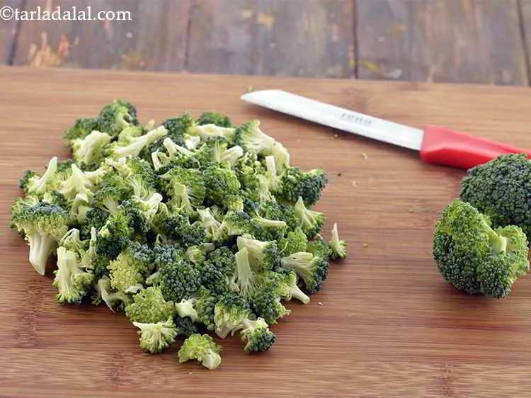 Step 4 – We will now wash the broccoli and cut the green part into florets for making …