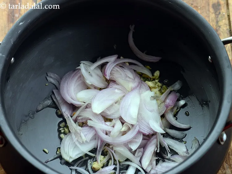 Step 5 – Add onions.&nbsp;