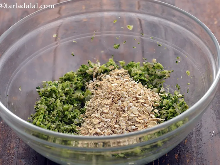 स्टेप 14 – ठंडा होने पर ओट्स डालें।