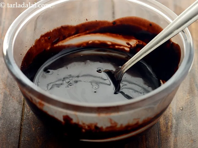 स्टेप 13 – माइक्रोवेव से निकालें, धीरे से मिलाएं और थोड़ा ठंडा करने …