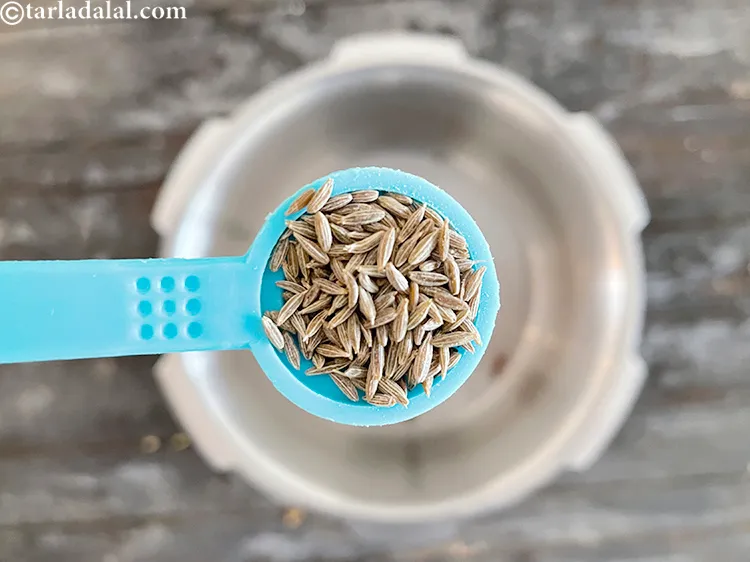Step 21 – Add&nbsp;<meta charset="UTF-8" />1/2 tsp&nbsp;<a href="glossary-cumin-seeds-jeera-zeera-381i">cumin seeds (jeera)</a>.
