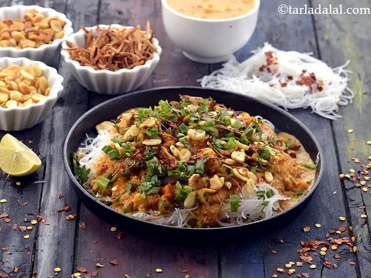 Step 42 – Serve the <strong>Burmese khowsuey</strong> immediately.