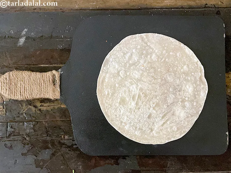 Step 118 – <meta charset="UTF-8" /> Place a tortilla on a clean and dry surface. <strong>The bigger sized …