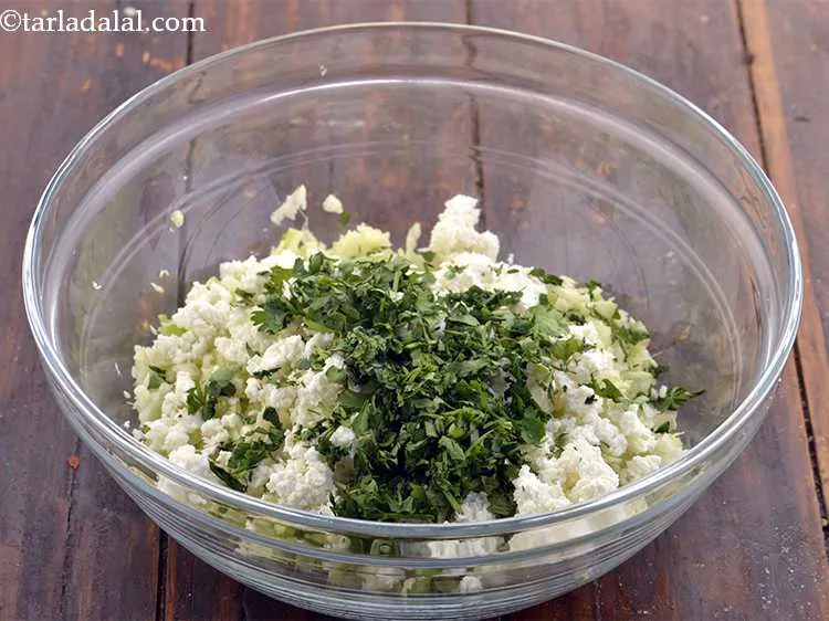 Step 8 – Now add the finely chopped coriander for a fresh, herby taste.