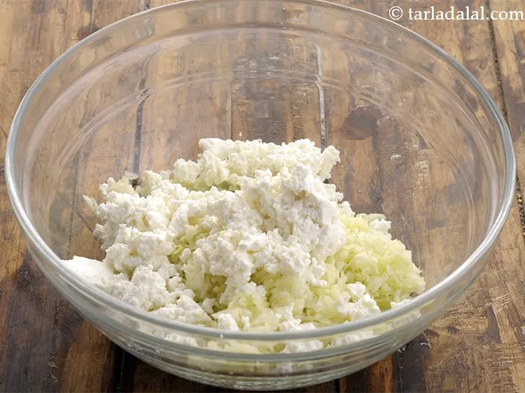 Step 2 – Add crumbled paneer.