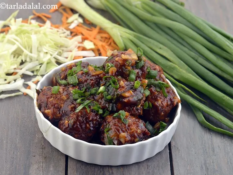 Step 34 – Serve the&nbsp;<strong>cabbage manchurian | dry cabbage manchurian | Chinese cabbage manchurian |</strong><strong>&nbsp;</strong>immediately.