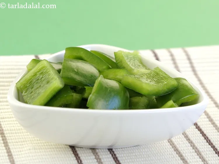 Step 4 – Sliced capsicum can be replaced with capsicum cubes.