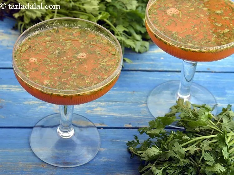 Step 5 – <div> Pour into glasses and serve carrot coriander juice immediately.</div> <div> &nbsp;</div>