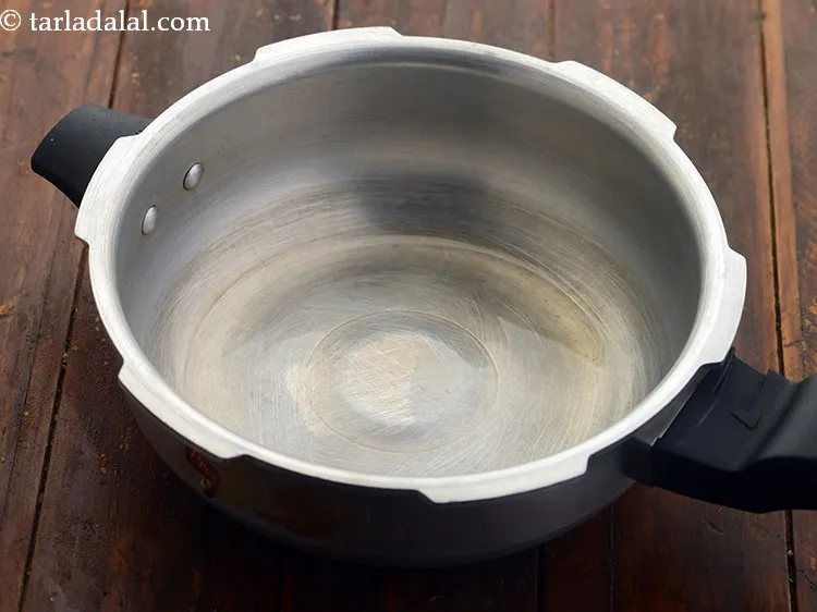 Step 7 – To make&nbsp;<strong>carrot onion soup recipe | healthy Indian carrot onion soup | gajar kanda soup …