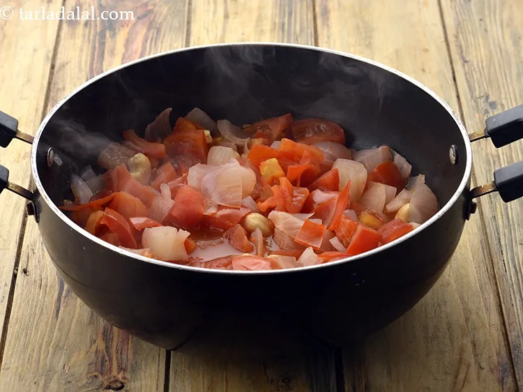 Step 4 – Remember to cool the tomato onion mixture before blending.