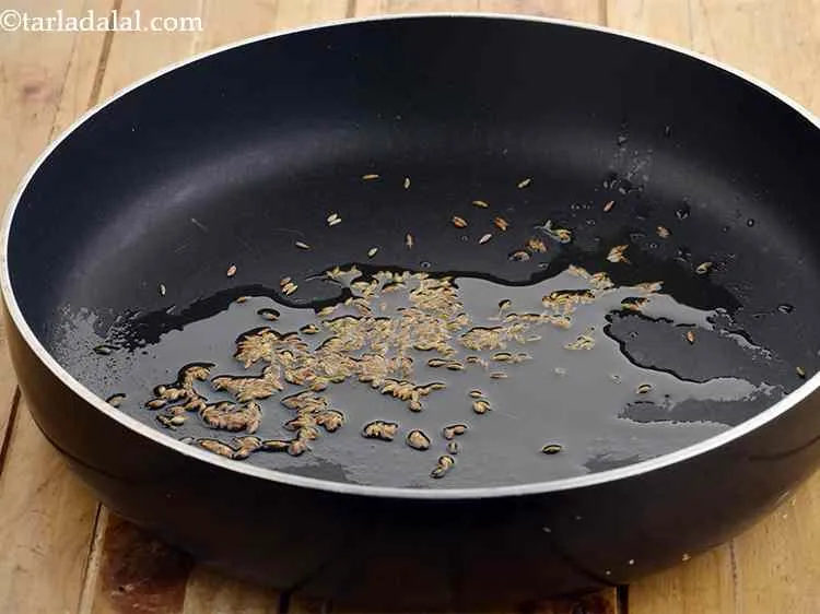 स्टेप 4 – <strong>फूलगोभी के पत्ते के पराठे की रेसिपी&nbsp;|&nbsp;हेल्दी फूलगोभी के पत्ते …