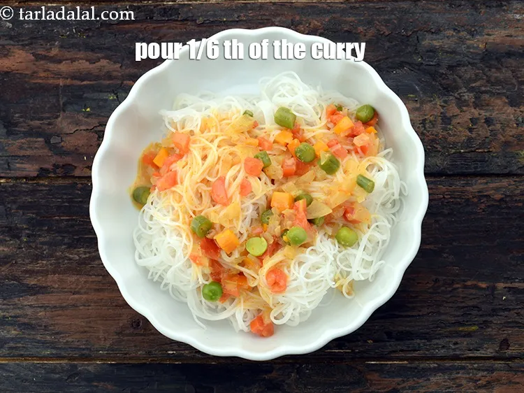 Step 36 – Pour 1/6 th of the prepared Ceylonese curry evenly over it.&nbsp;