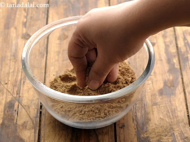 स्टेप 14 – फिर अपनी उंगलियों का उपयोग करके गांठों को तोड़ें और …