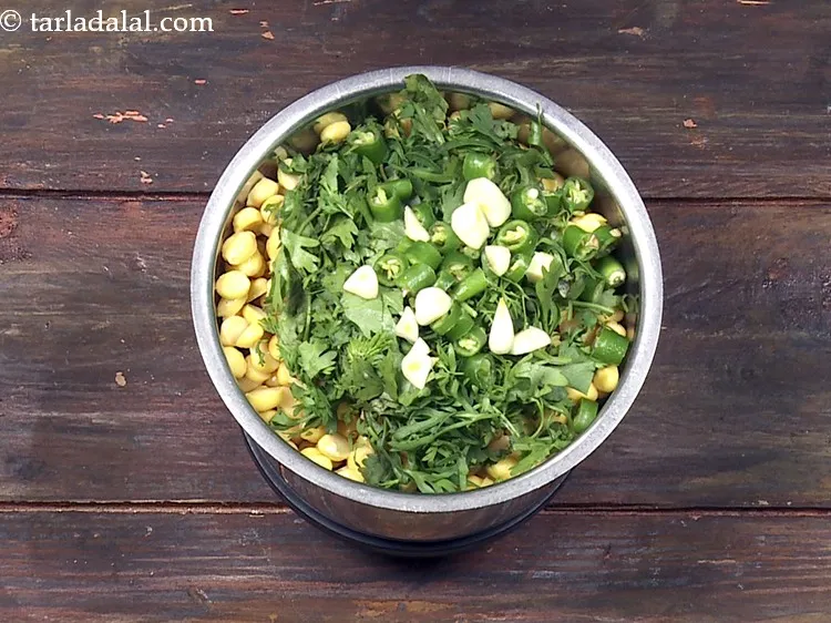 Step 18 – Add 1/2 tsp&nbsp;roughly&nbsp;<a href="https://www.tarladalal.com/glossary-chopped-garlic-790i">chopped garlic (lehsun)</a>. Jains can avoid the use of garlic.