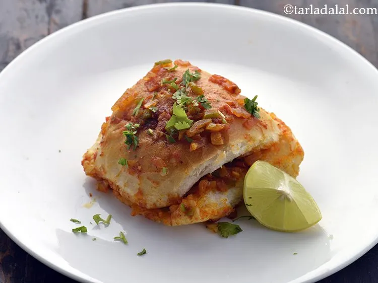 स्टेप 21 – ५ और <strong>चट-पटा पाव</strong> बनाने के लिए चरण १ से …