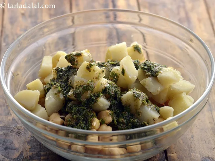 Step 20 – Drizzle the prepared salad dressing.