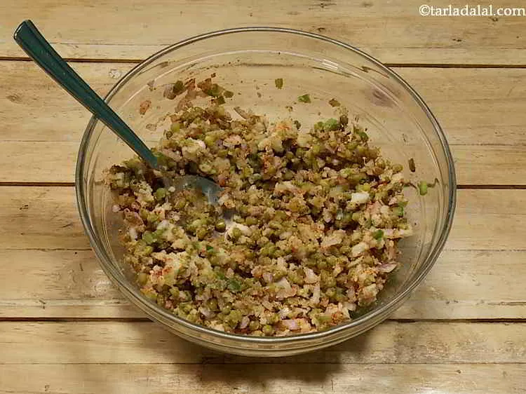 स्टेप 7 – अंत में नींबू का रस और नमक डालें और अच्छी …